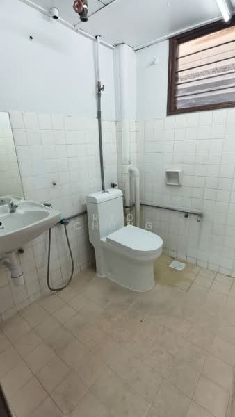 Pusat Bandar Puchong untuk Untuk Disewa - RM 1,200 /bulan, Mac 2026 - Bathroom - PropertyGuru.com.my