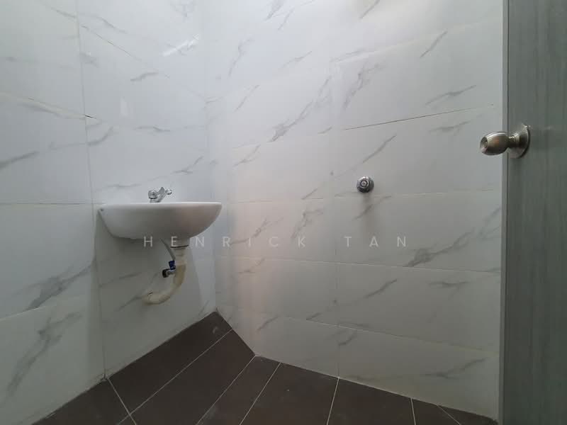 2-storey Terraced House for Rent in Taman Sri Muda (Shah Alam) - Henrick Tan - Bathroom - PropertyGuru.com.my