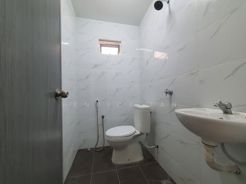 2-storey Terraced House for Rent in Taman Sri Muda (Shah Alam) - Henrick Tan - Bathroom - PropertyGuru.com.my