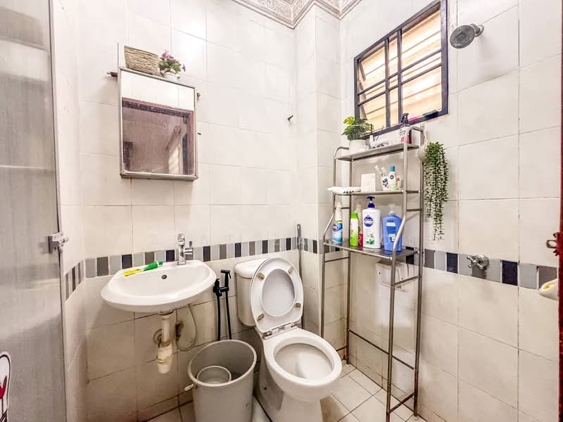Seksyen 7 untuk Untuk Dijual - RM 650,000, Mac 2026 - Bathroom - PropertyGuru.com.my