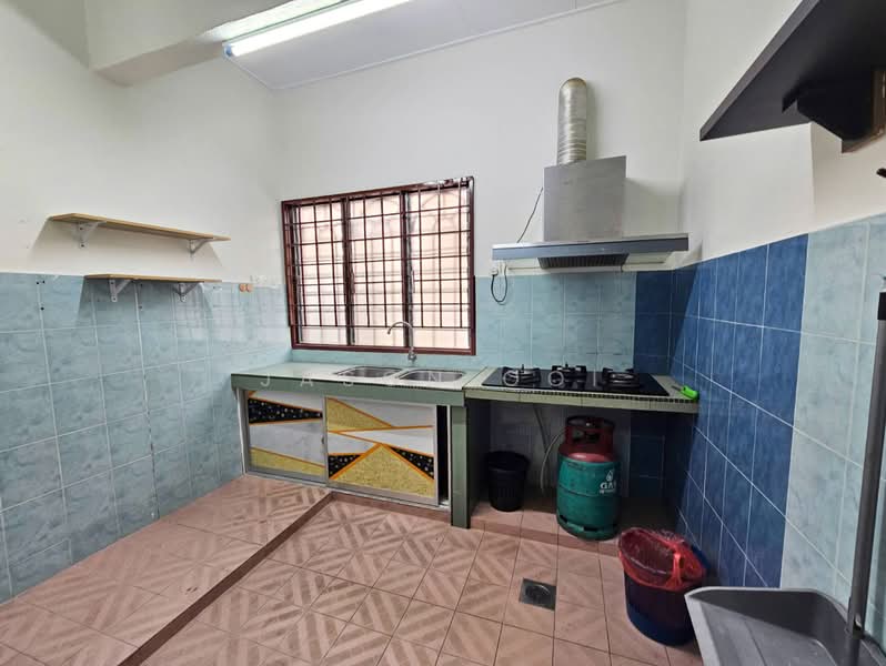 2-storey Terraced House for Sale in Putra Heights (Subang Jaya) - Jason Ooi - Kitchen - PropertyGuru.com.my