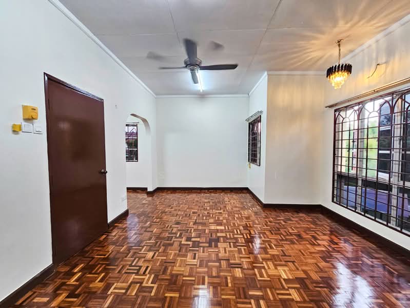 2-storey Terraced House for Sale in Putra Heights (Subang Jaya) - Jason Ooi - Living Room - PropertyGuru.com.my
