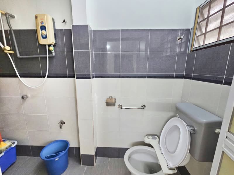 2-storey Terraced House for Sale in Putra Heights (Subang Jaya) - Jason Ooi - Bathroom - PropertyGuru.com.my