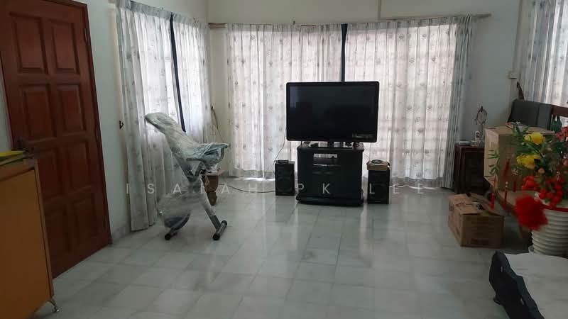 2-storey Terraced House for Sale in Bukit Jelutong (Shah Alam) - Isaiah PK Lee - Living Room - PropertyGuru.com.my