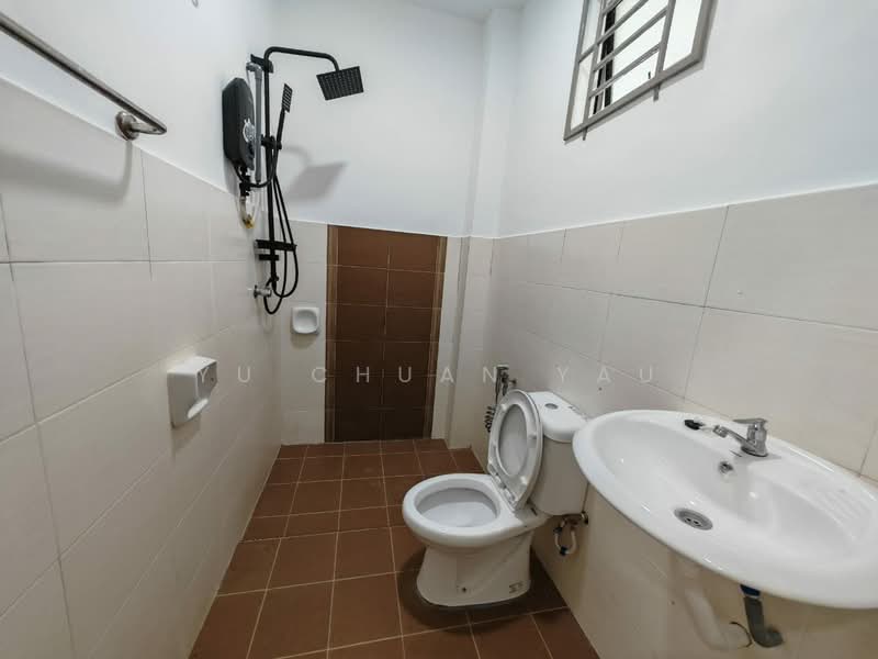 1-storey Terraced House for Sale in Taman Rembia Perkasa (Rembia) - Yu Chuan Yau - Bathroom - PropertyGuru.com.my