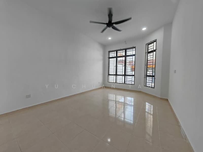 1-storey Terraced House for Sale in Taman Rembia Perkasa (Rembia) - Yu Chuan Yau - Living Room - PropertyGuru.com.my