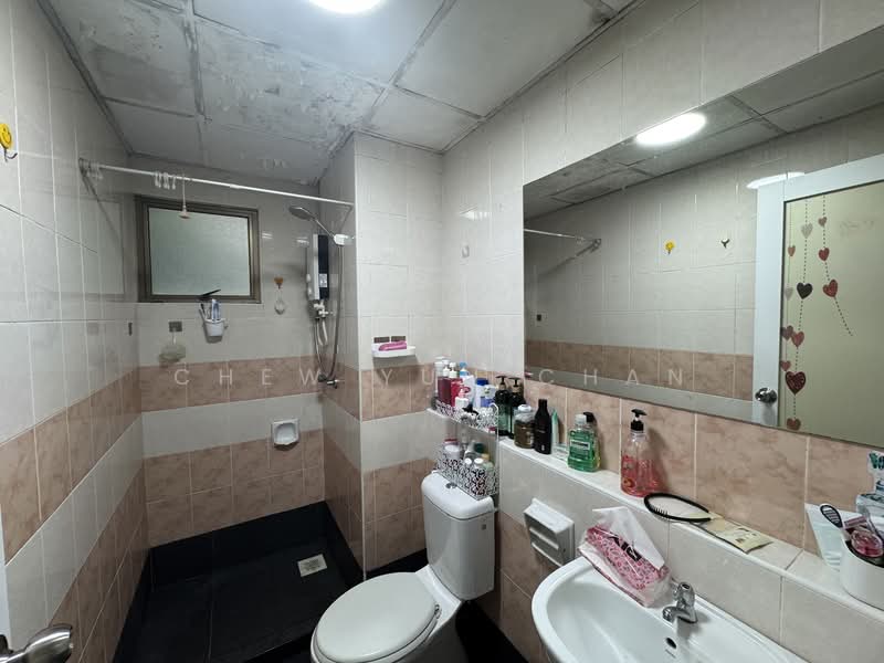 Apartment for Sale at Danga View Apartment - Chew Yun Chan - Bathroom - PropertyGuru.com.my
