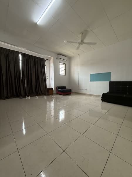 Taman Mount Austin untuk Untuk Disewa - RM 1,900 /bulan, Mac 2026 - Living Room - PropertyGuru.com.my