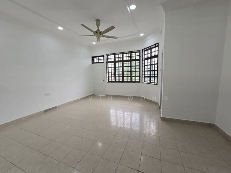 Rumah Teres 2 Tingkat untuk Dijual di Taman Daya (Johor Bahru) - Calvin Wong - Living Room - PropertyGuru.com.my