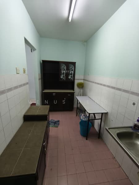 Pangsapuri untuk Dijual di Akasia Apartment - Venus Heng - Kitchen - PropertyGuru.com.my