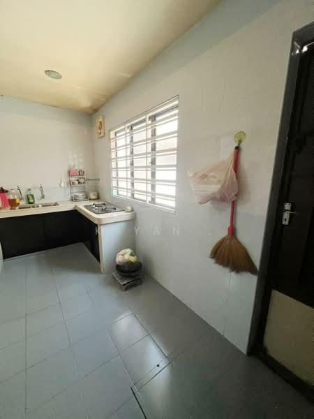 2-storey Terraced House for Sale in Lahat (Perak) - Kayan . - Kitchen - PropertyGuru.com.my