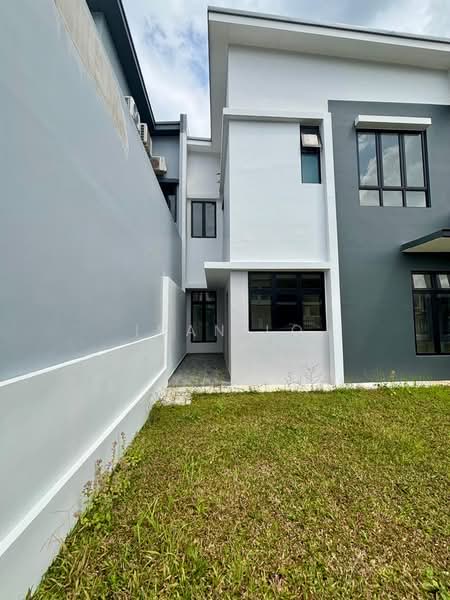 Cluster House for Sale in Taman Mount Austin (Tebrau) - Ivan Lo - Exterior - PropertyGuru.com.my