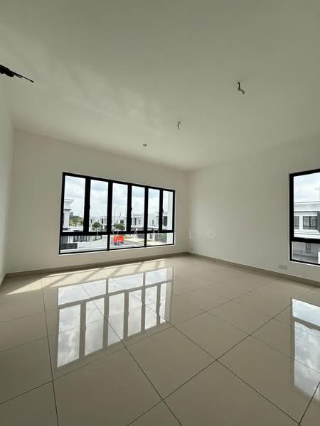 Cluster House for Sale in Taman Mount Austin (Tebrau) - Ivan Lo - Living Room - PropertyGuru.com.my