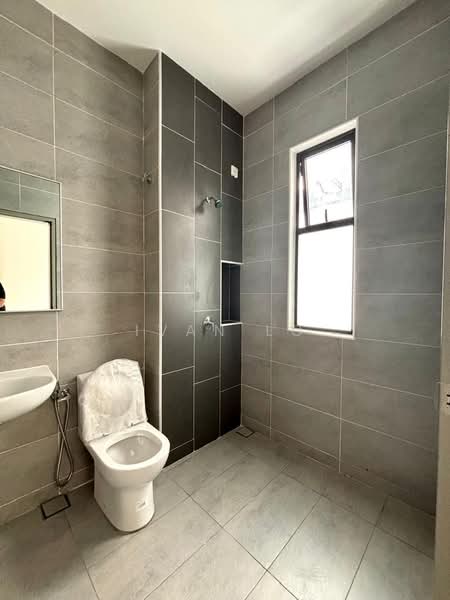 Cluster House for Sale in Taman Mount Austin (Tebrau) - Ivan Lo - Bathroom - PropertyGuru.com.my