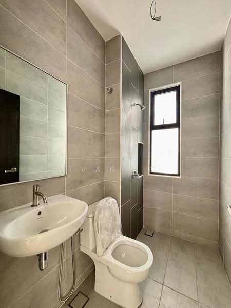 Cluster House for Sale in Taman Mount Austin (Tebrau) - Ivan Lo - Bathroom - PropertyGuru.com.my