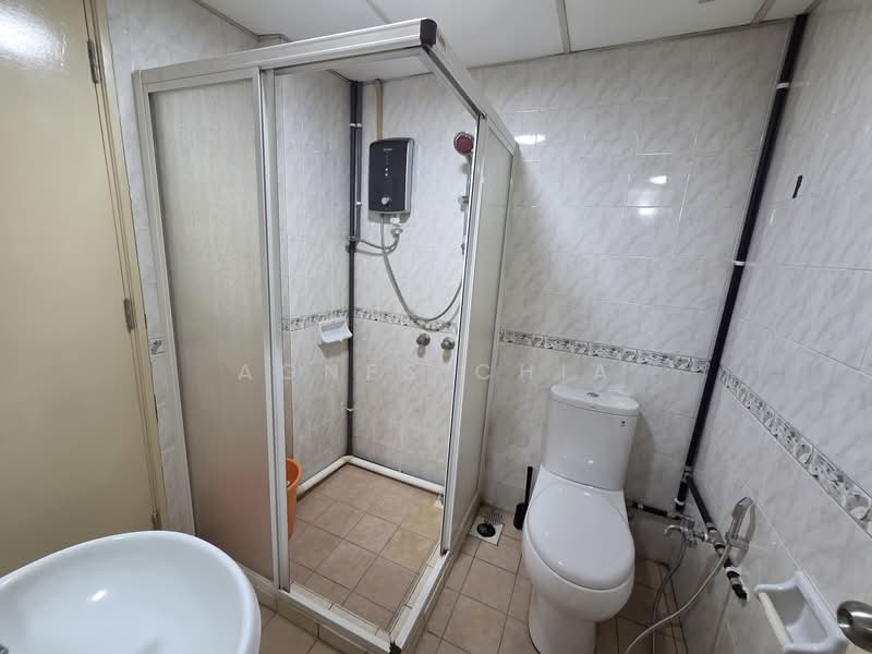 Vista Damai untuk Untuk Disewa - RM 2,700 /bulan, Mac 2026 - 2nd Bathroom - PropertyGuru.com.my
