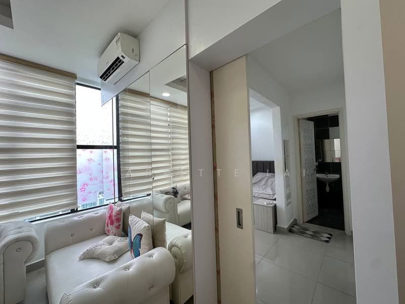 Austin Regency (Pangsapuri Austin Perdana) untuk Untuk Disewa - RM 1,800 /bulan, Mac 2026 - Living Room - PropertyGuru.com.my