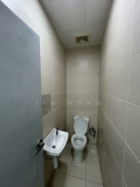 Service Residence for Rent at Pacific Star - Tim Wong - Bathroom - PropertyGuru.com.my