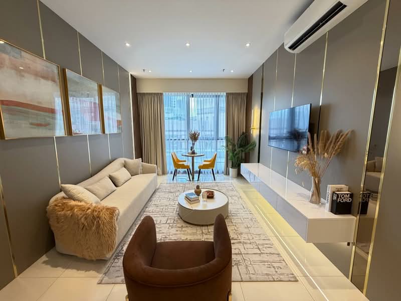 Servis Apartment untuk Dijual di Golden Crown Residence - Sean Tiew - Living Room - PropertyGuru.com.my
