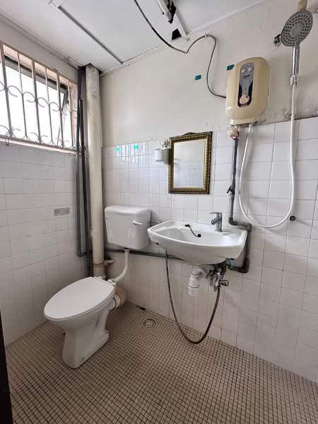 Taman Sri Sinar untuk Untuk Dijual - RM 380,000, Mac 2026 - Bathroom - PropertyGuru.com.my