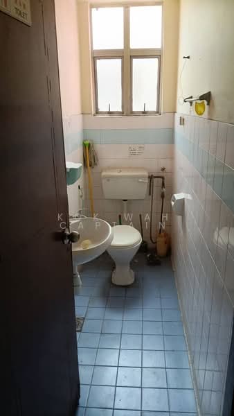 Office for Rent in Taman Bukit Cheras (Cheras) - Kok Wah Captain - Bathroom - PropertyGuru.com.my