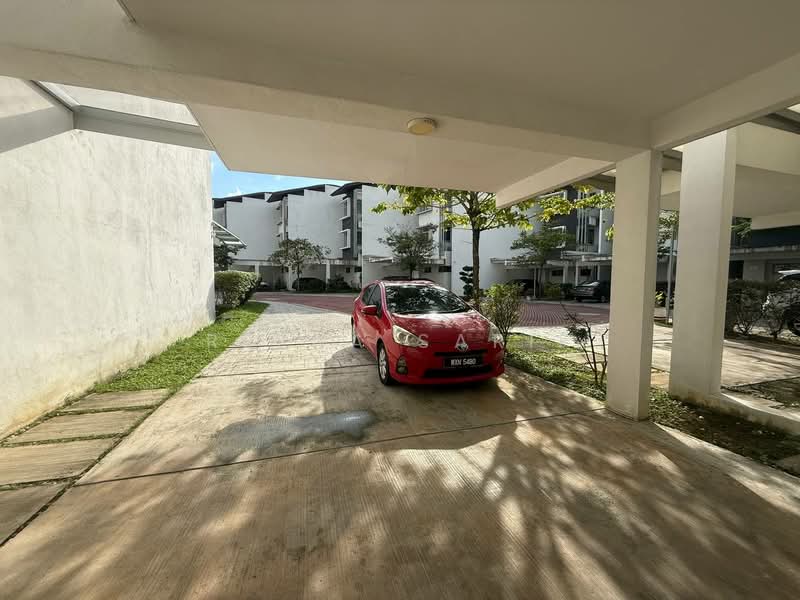 3-storey Terraced House for Sale in Cyberjaya (Selangor) - Reena Sarif - Car Park - PropertyGuru.com.my