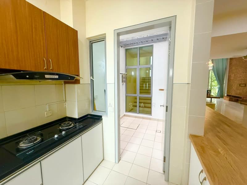 3-storey Terraced House for Sale in Cyberjaya (Selangor) - Reena Sarif - Kitchen - PropertyGuru.com.my