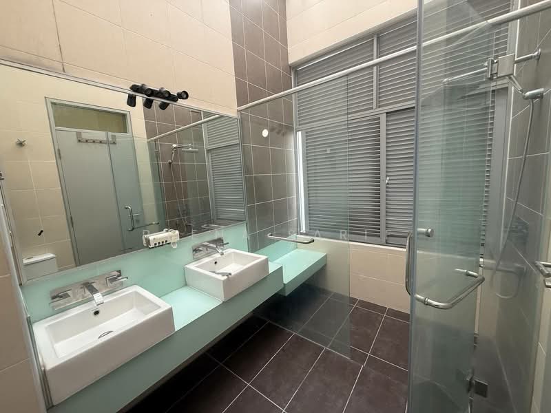 3-storey Terraced House for Sale in Cyberjaya (Selangor) - Reena Sarif - Bathroom - PropertyGuru.com.my