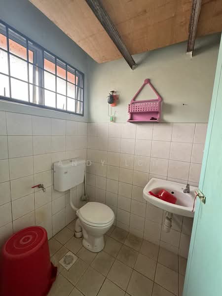 Apartment for Sale at Taman Sri Manja - Andy LCH - Bathroom - PropertyGuru.com.my
