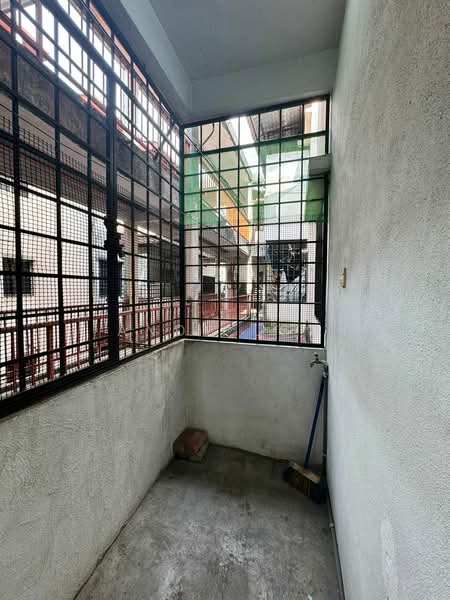 Apartment for Sale at Taman Sri Manja - Andy LCH - Balcony - PropertyGuru.com.my