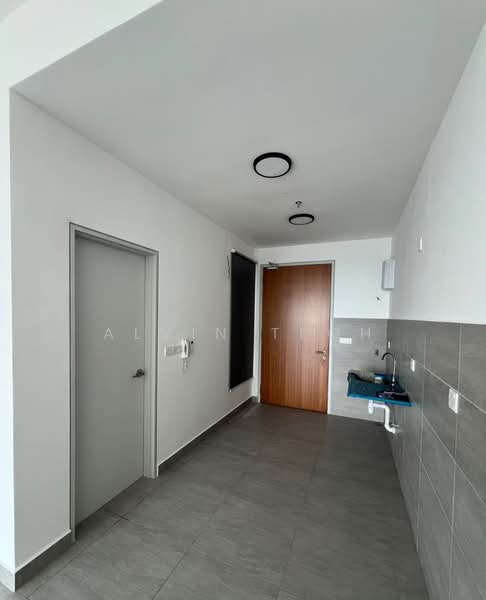 Servis Apartment untuk Disewa di SUNSURIA FORUM SERVICED APARTMENT - Alvin Teoh - Corridor - PropertyGuru.com.my