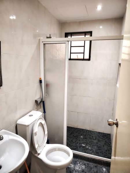 Service Residence for Rent at Connaught Avenue - Earon Chong - Bathroom - PropertyGuru.com.my