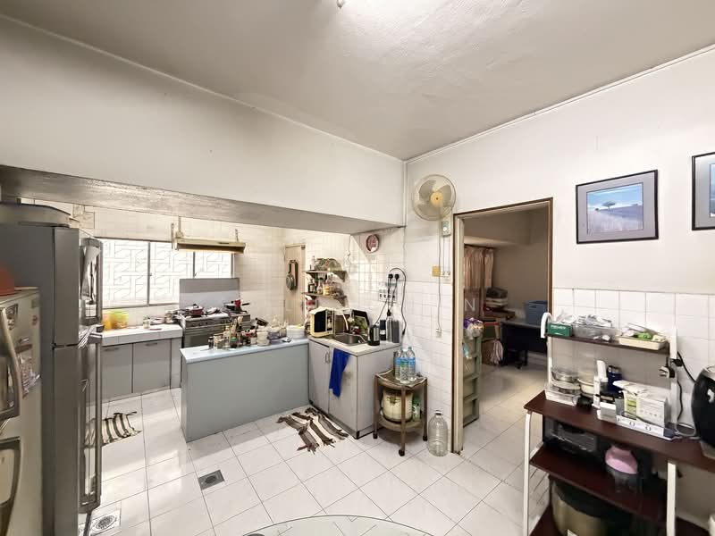 2-storey Terraced House for Sale in Taman Bukit Desa (Taman Desa) - Suli Chin - Kitchen - PropertyGuru.com.my