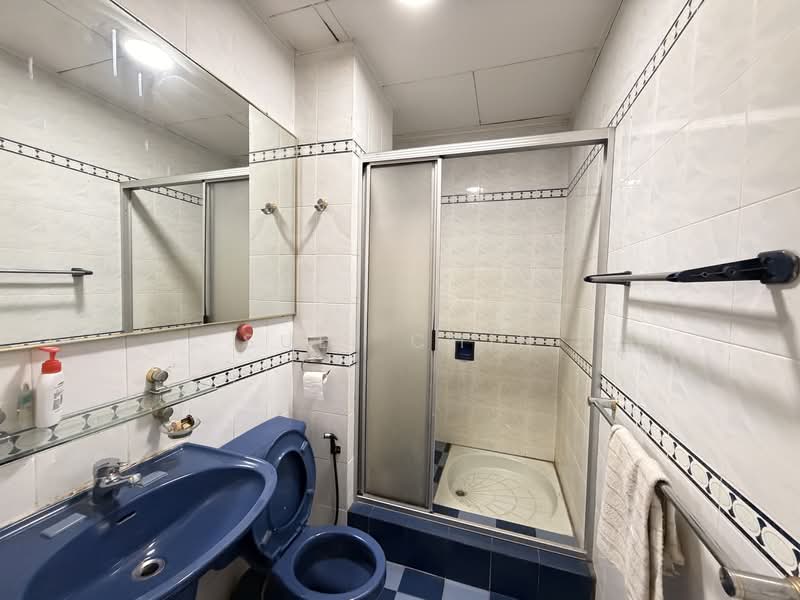 2-storey Terraced House for Sale in Taman Bukit Desa (Taman Desa) - Suli Chin - Bathroom - PropertyGuru.com.my