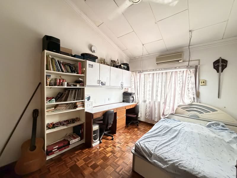 2-storey Terraced House for Sale in Taman Bukit Desa (Taman Desa) - Suli Chin - Bedroom - PropertyGuru.com.my