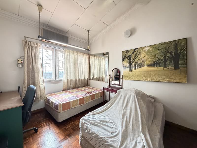 2-storey Terraced House for Sale in Taman Bukit Desa (Taman Desa) - Suli Chin - Bedroom - PropertyGuru.com.my