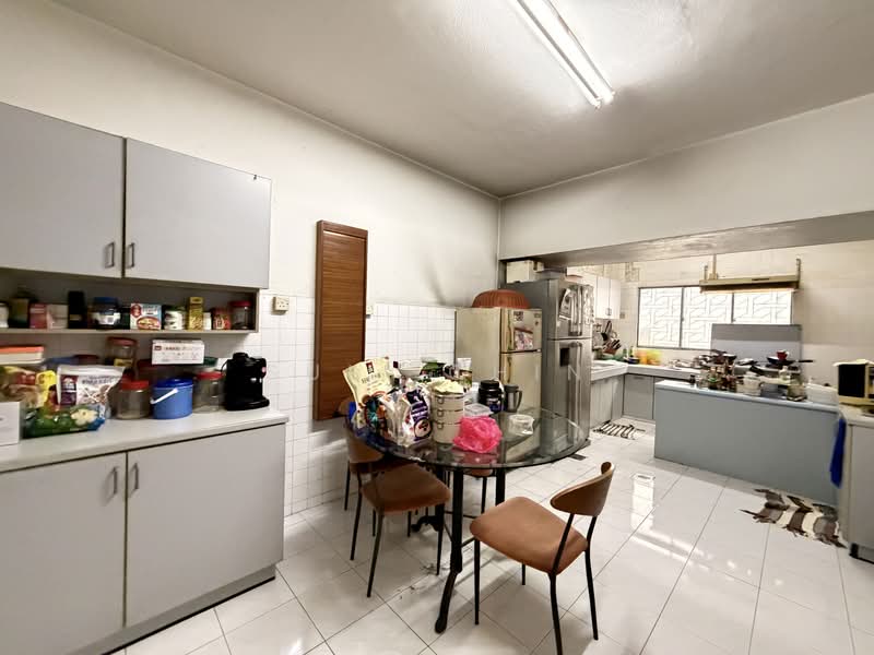2-storey Terraced House for Sale in Taman Bukit Desa (Taman Desa) - Suli Chin - Kitchen - PropertyGuru.com.my