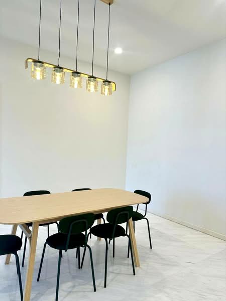 Setia V Residences untuk Untuk Disewa - RM 4,600 /bulan, Mac 2026 - Dining Room - PropertyGuru.com.my