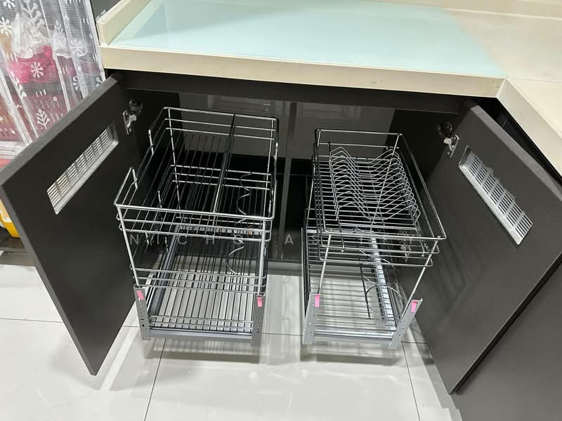 Condominium for Sale at Royal Strand @ Country Garden Danga Bay - Nicholas Tey - Kitchen - PropertyGuru.com.my