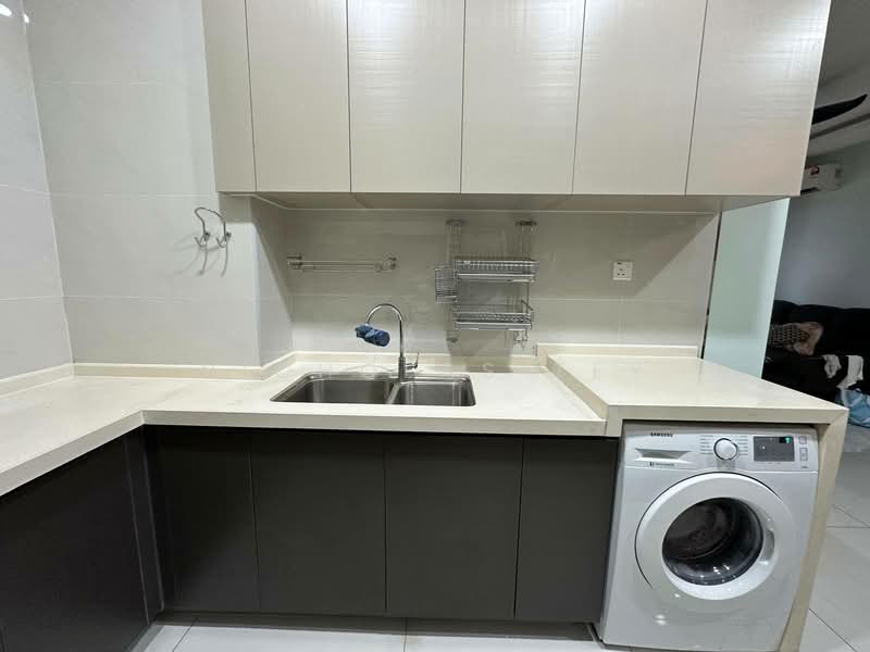 Condominium for Sale at Royal Strand @ Country Garden Danga Bay - Nicholas Tey - Kitchen - PropertyGuru.com.my