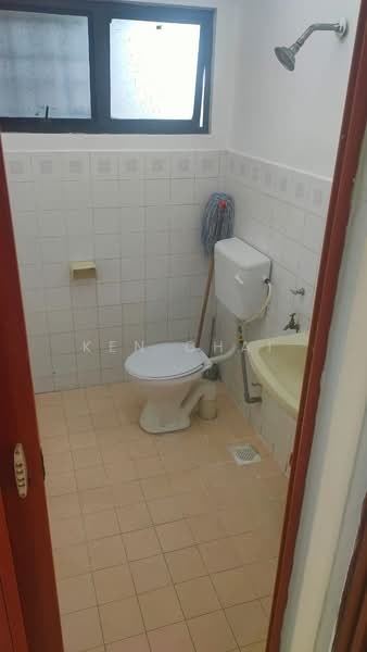 Apartment for Sale at Ria Apartment - Ken Chai - Bathroom - PropertyGuru.com.my