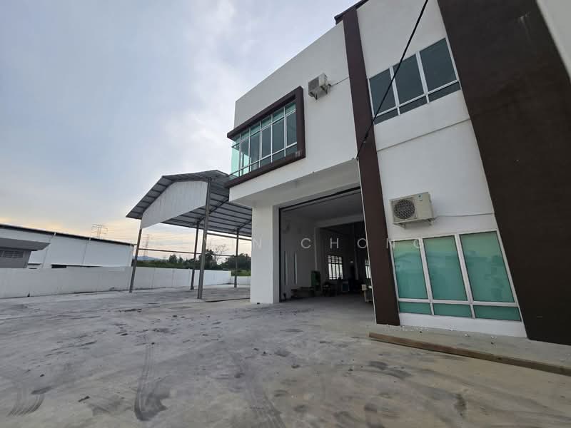 Kawasan Perindustrian Pengkalan 3 Semi D untuk Untuk Disewa - RM 7,500 /bulan, Mac 2026 - Exterior - PropertyGuru.com.my