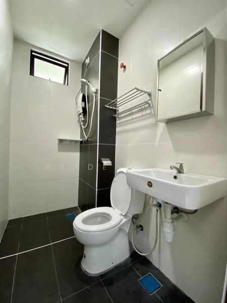 The Garden Residences untuk Untuk Disewa - RM 2,000 /bulan, Mac 2026 - Bathroom - PropertyGuru.com.my
