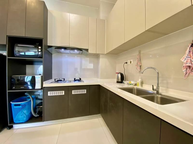 Bay Point @ Country Garden Danga Bay untuk Untuk Disewa - RM 2,200 /bulan, Mac 2026 - Kitchen - PropertyGuru.com.my
