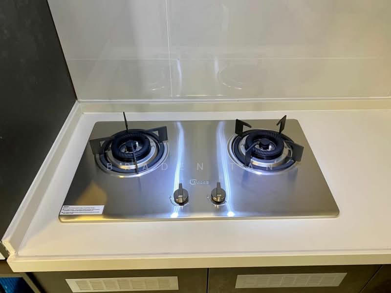 Bay Point @ Country Garden Danga Bay untuk Untuk Disewa - RM 2,200 /bulan, Mac 2026 - Kitchen - PropertyGuru.com.my