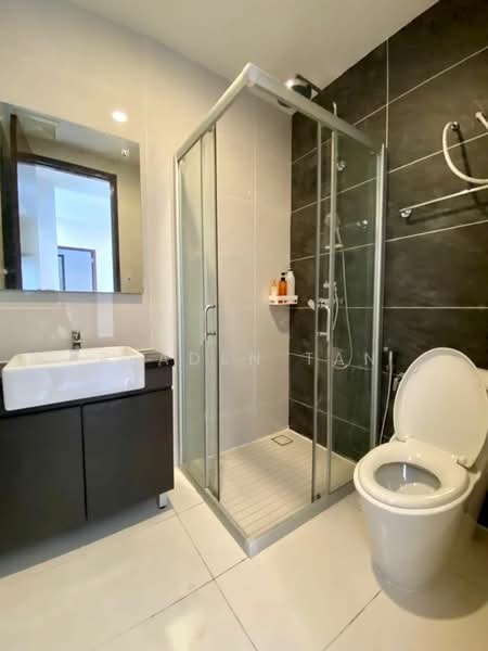 Bay Point @ Country Garden Danga Bay untuk Untuk Disewa - RM 2,200 /bulan, Mac 2026 - Bathroom - PropertyGuru.com.my