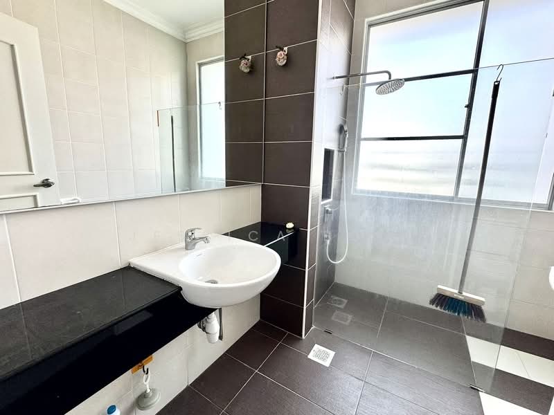 Taman Gaya untuk Untuk Disewa - RM 5,200 /bulan, Mac 2026 - Bathroom - PropertyGuru.com.my