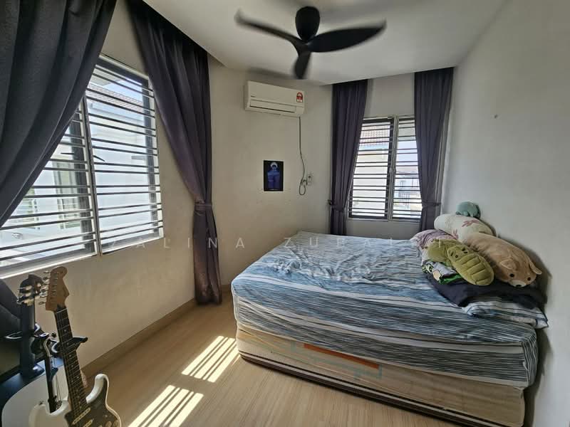 2-storey Terraced House for Sale in Denai Alam (Shah Alam) - Zalina Zubaidi - Bedroom - PropertyGuru.com.my