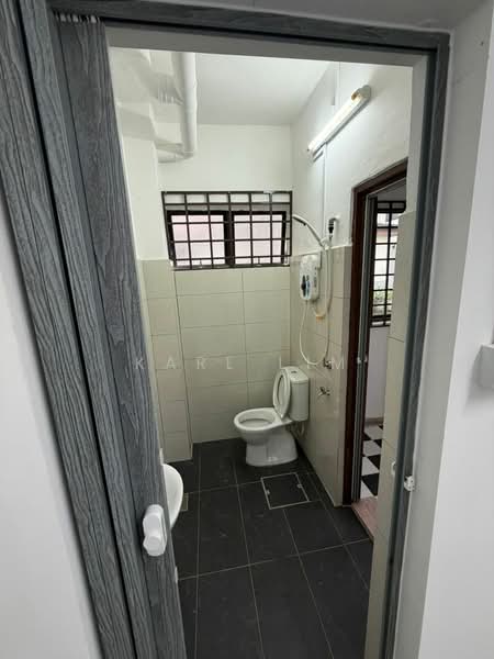 2-storey Terraced House for Rent in Permas Jaya (Johor Bahru) - Karl Lim - Bathroom - PropertyGuru.com.my