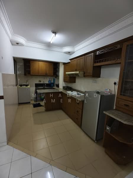 Pangsapuri Perdana untuk Untuk Disewa - RM 1,397 /bulan, Mac 2026 - Kitchen - PropertyGuru.com.my